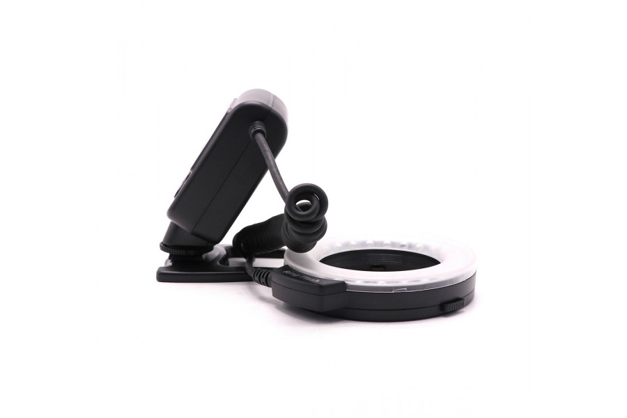 Кольцевая светодиодная вспышка RF-550D в упаковке