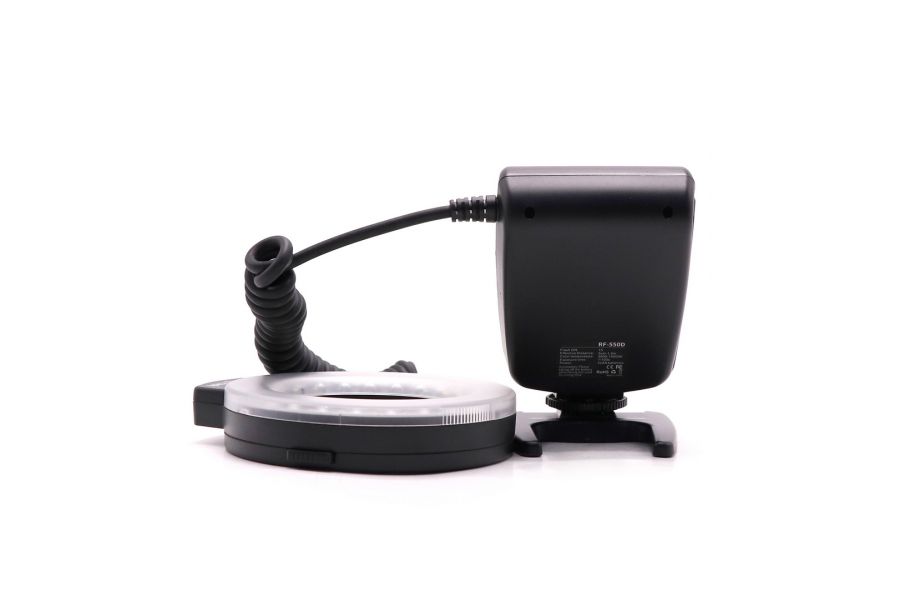 Кольцевая светодиодная вспышка RF-550D в упаковке