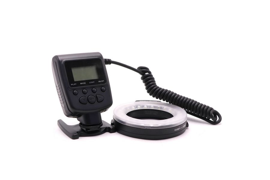 Кольцевая светодиодная вспышка RF-550D в упаковке