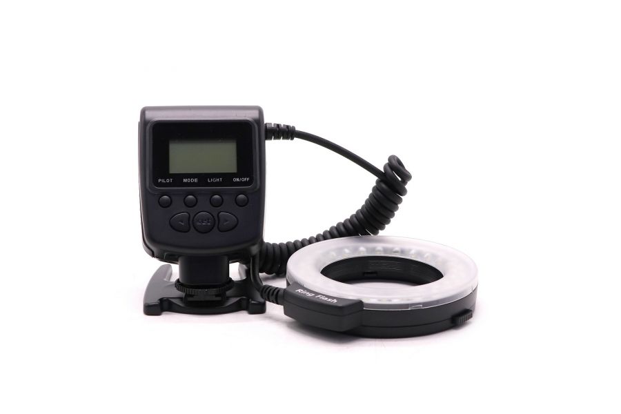 Кольцевая светодиодная вспышка RF-550D в упаковке