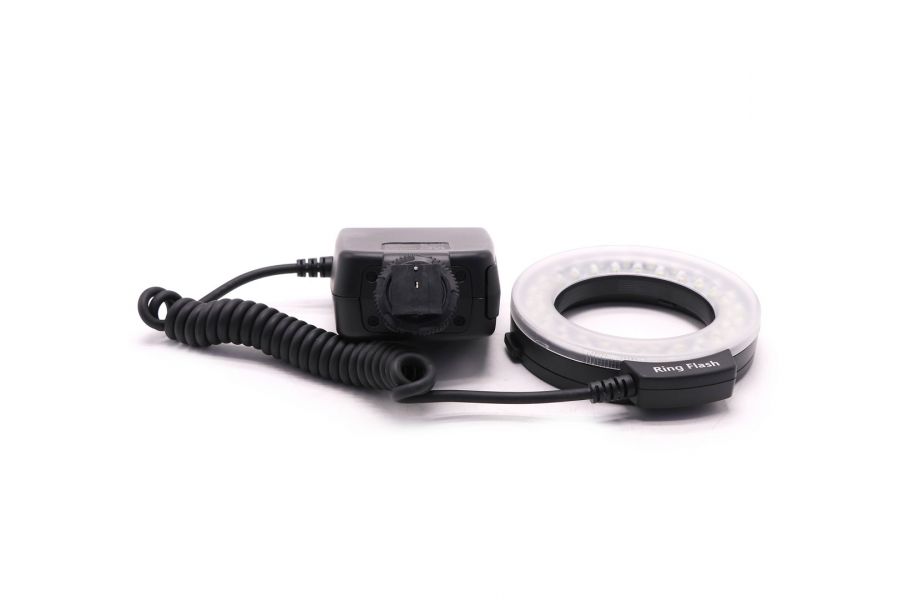 Кольцевая светодиодная вспышка RF-550D в упаковке