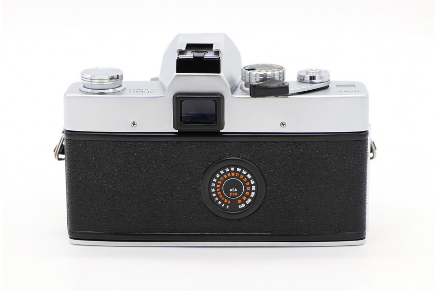 Плёночная зеркальная камера Minolta SRT 303 kit