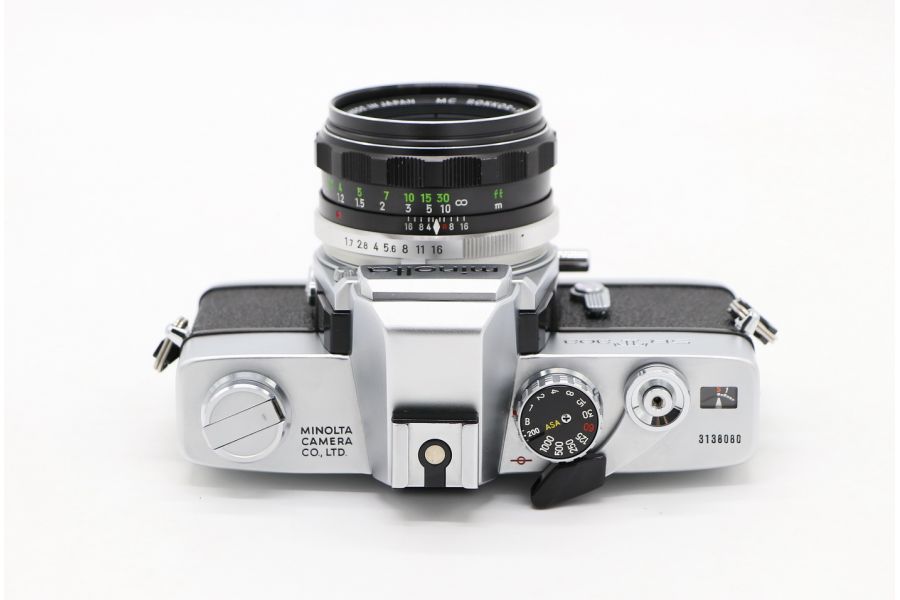 Плёночная зеркальная камера Minolta SRT 303 kit