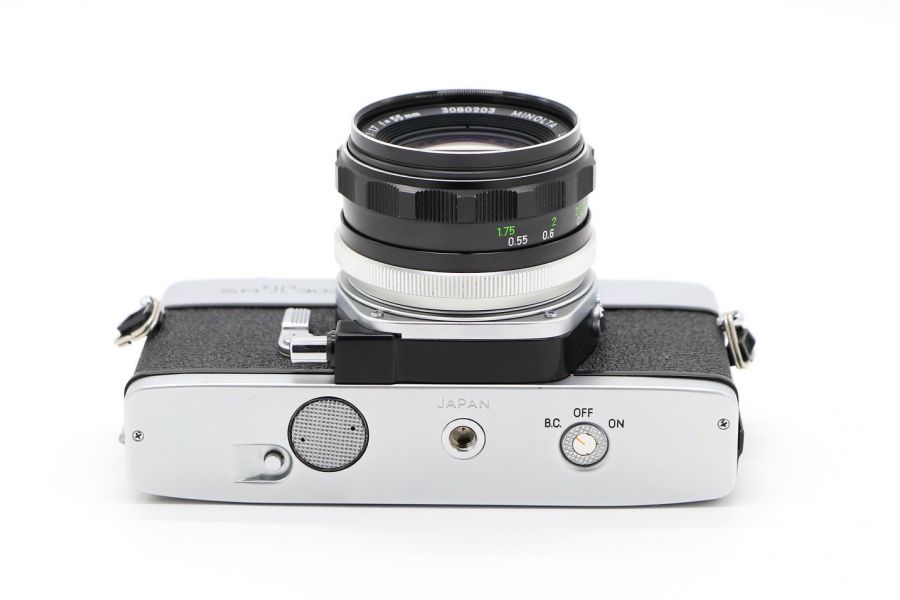 Плёночная зеркальная камера Minolta SRT 303 kit