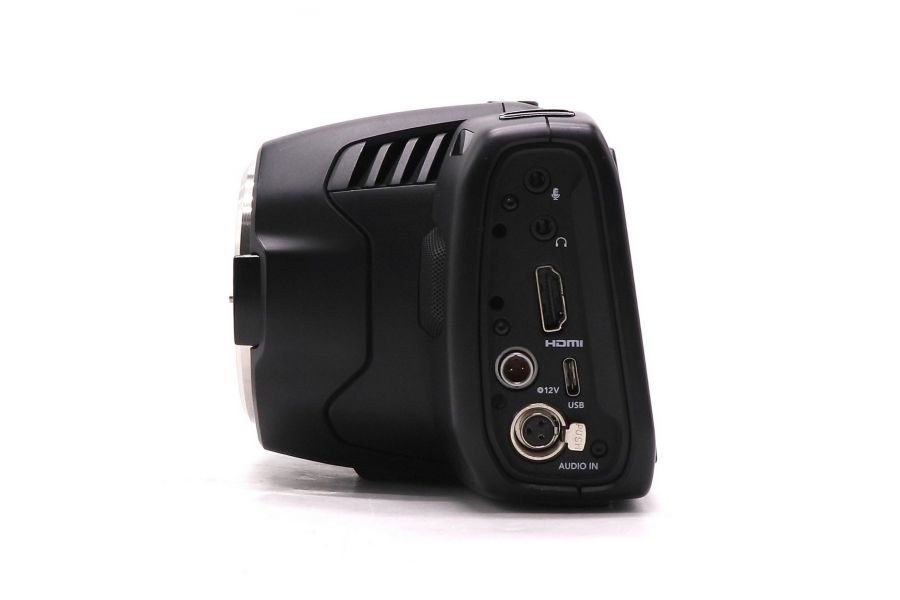 Кинокамера Blackmagic Pocket Cinema Camera 6K в упаковке