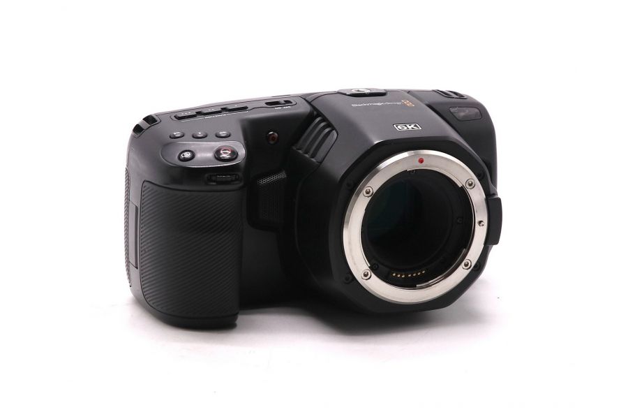 Кинокамера Blackmagic Pocket Cinema Camera 6K в упаковке