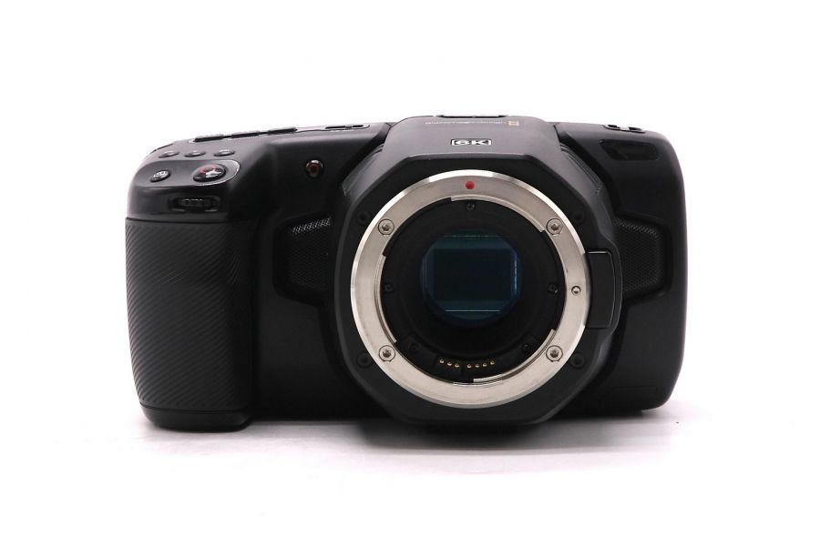 Кинокамера Blackmagic Pocket Cinema Camera 6K в упаковке