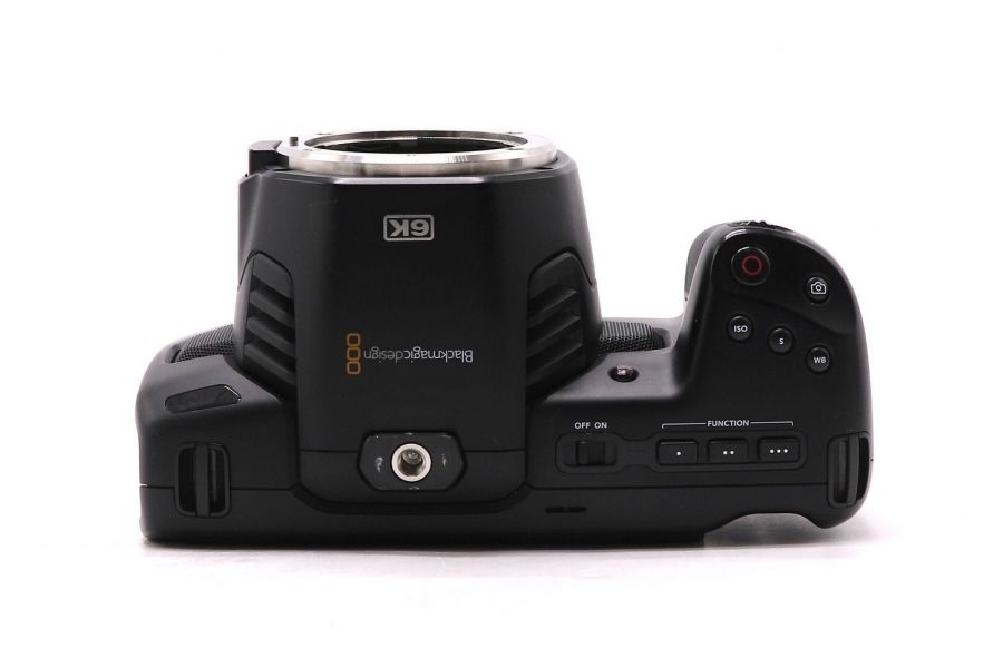 Кинокамера Blackmagic Pocket Cinema Camera 6K в упаковке