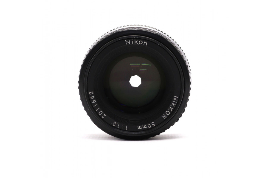 Светосильный объектив Nikon 50mm f/1.8 Nikkor