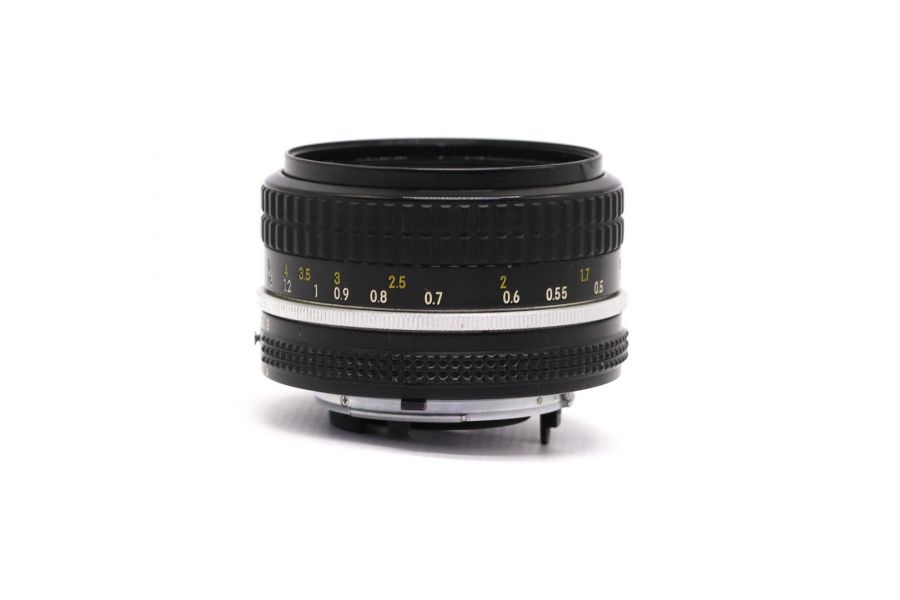 Светосильный объектив Nikon 50mm f/1.8 Nikkor