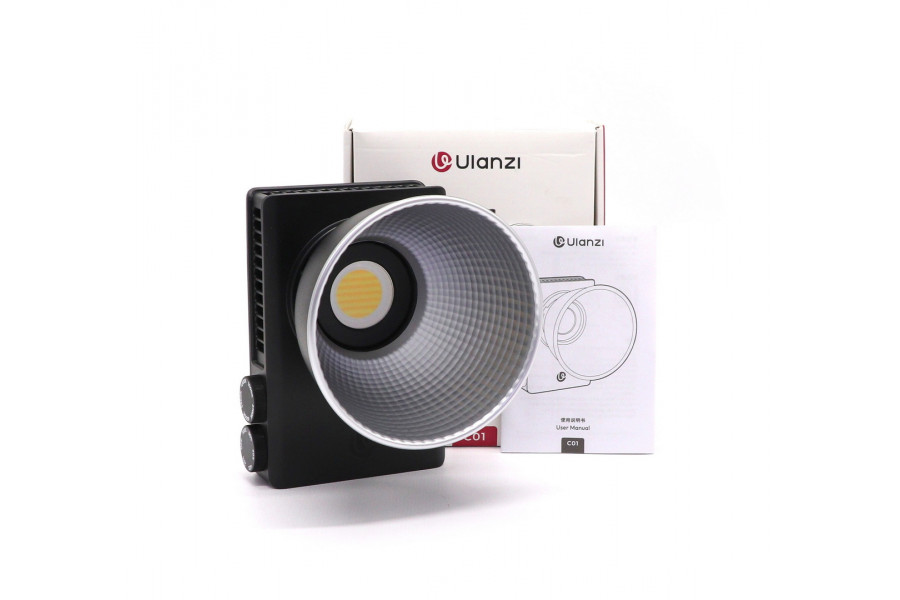 Осветитель мощный Ulanzi C01 100W в упаковке