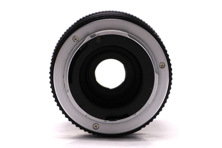 Объектив Yashica MC Zoom 28-80mm f/3.9-4.9 в упаковке