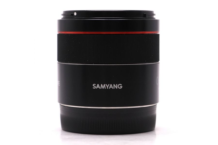 Объектив Samyang 45mm f/1.8 AF FE Sony E в упаковке