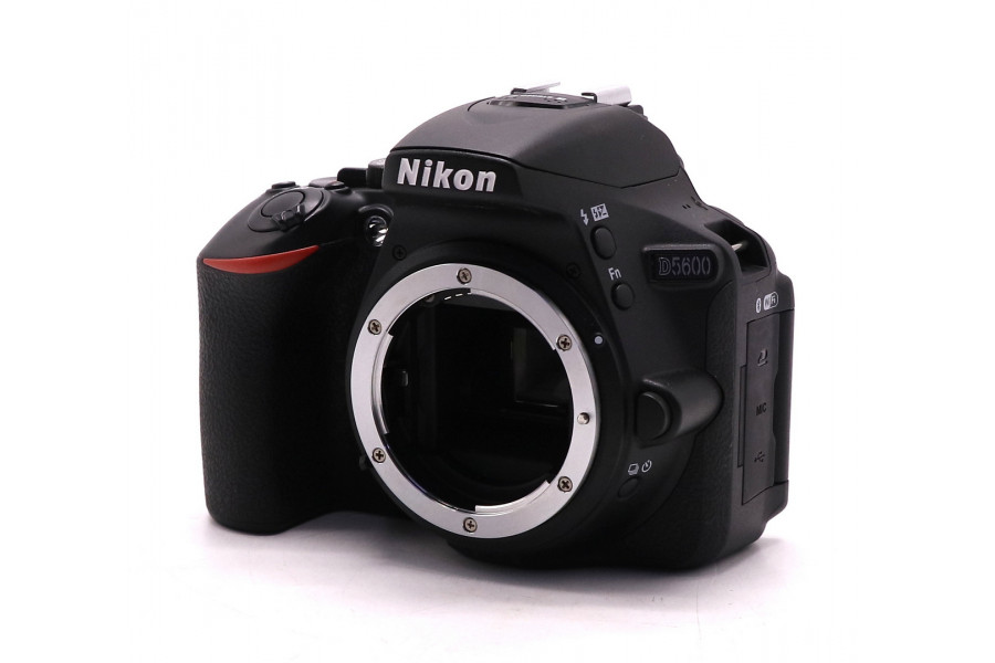 Nikon D5600 body в упаковке (пробег 60920 кадров)