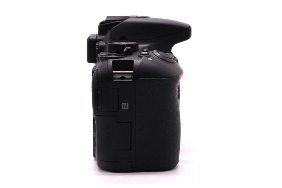 Nikon D5600 body в упаковке (пробег 60920 кадров)