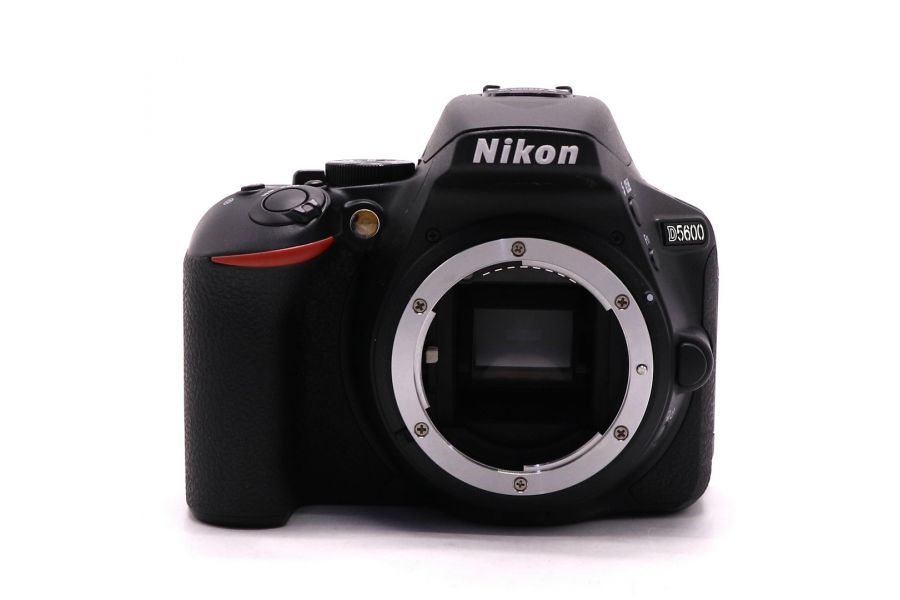 Nikon D5600 body в упаковке (пробег 60920 кадров)