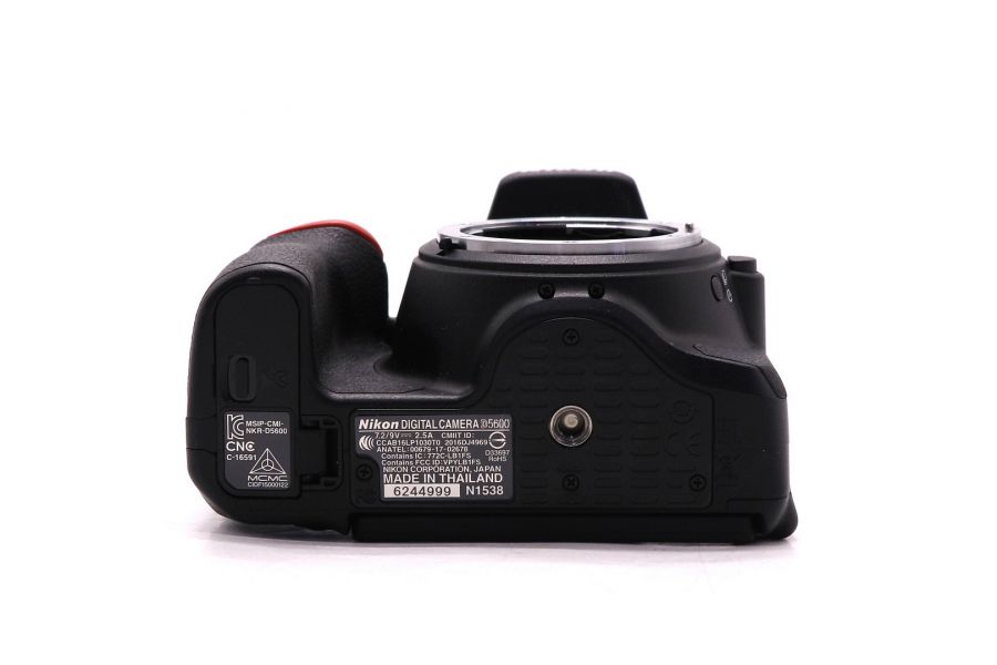 Nikon D5600 body в упаковке (пробег 60920 кадров)
