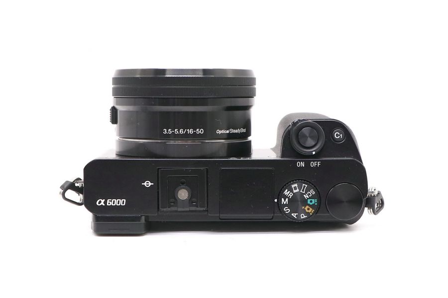 Sony A6000 ILCE-6000L kit (пробег 3400 кадров)