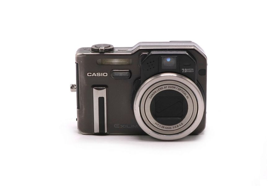 Компактная фотокамера Casio Exilim EX-P700