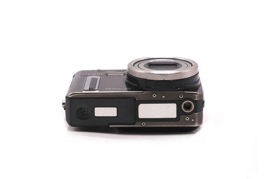 Компактная фотокамера Casio Exilim EX-P700