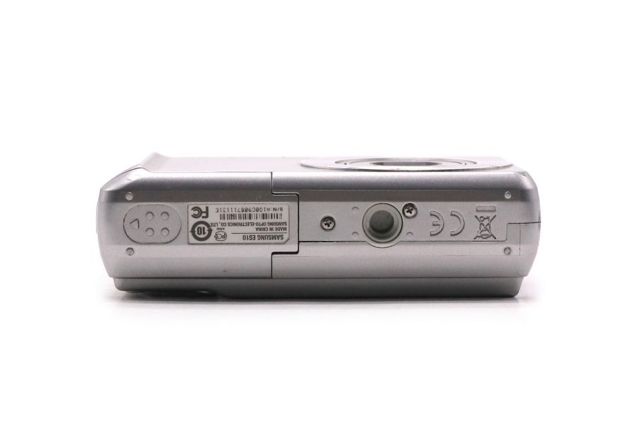 Цифровая фотокамера Samsung ES10 в упаковке