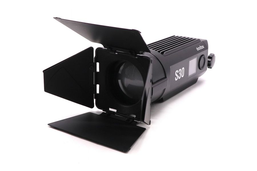 Фокусируемый светодиодный осветитель Godox S30