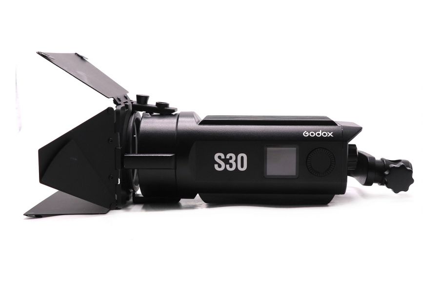 Фокусируемый светодиодный осветитель Godox S30
