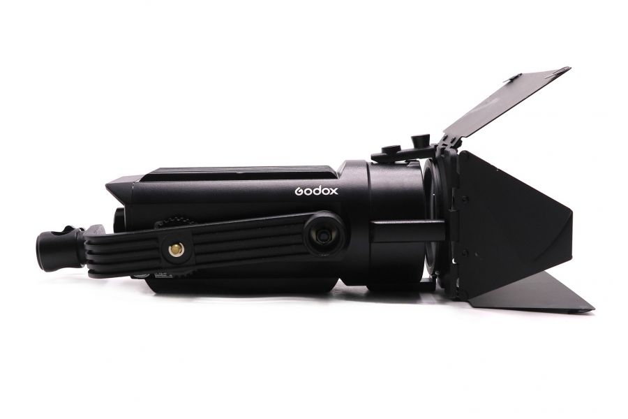 Фокусируемый светодиодный осветитель Godox S30