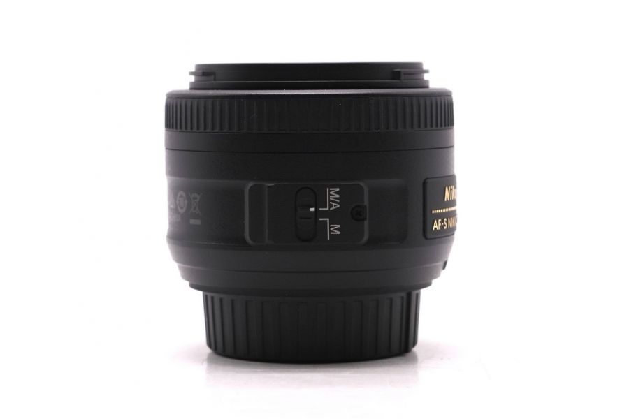 Объектив новый Nikon 35mm f/1.8G AF-S DX Nikkor
