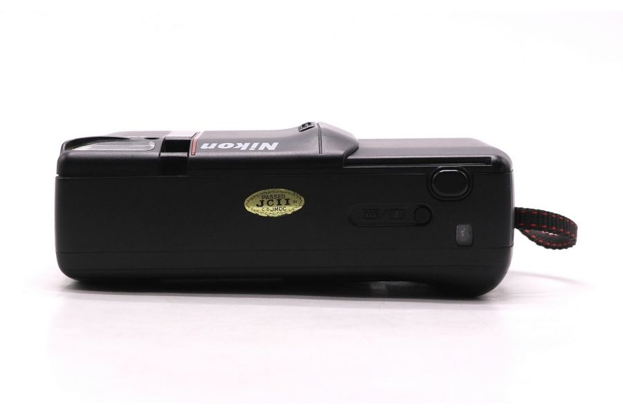 Компактный плёночный фотоаппарат Nikon TW 20 AF