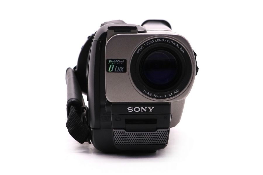 Видеокамера с широким форматом Sony CCD-TR427E