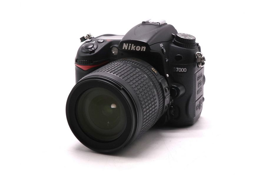 Nikon D7000 kit в упаковке (пробег 89800 кадров)