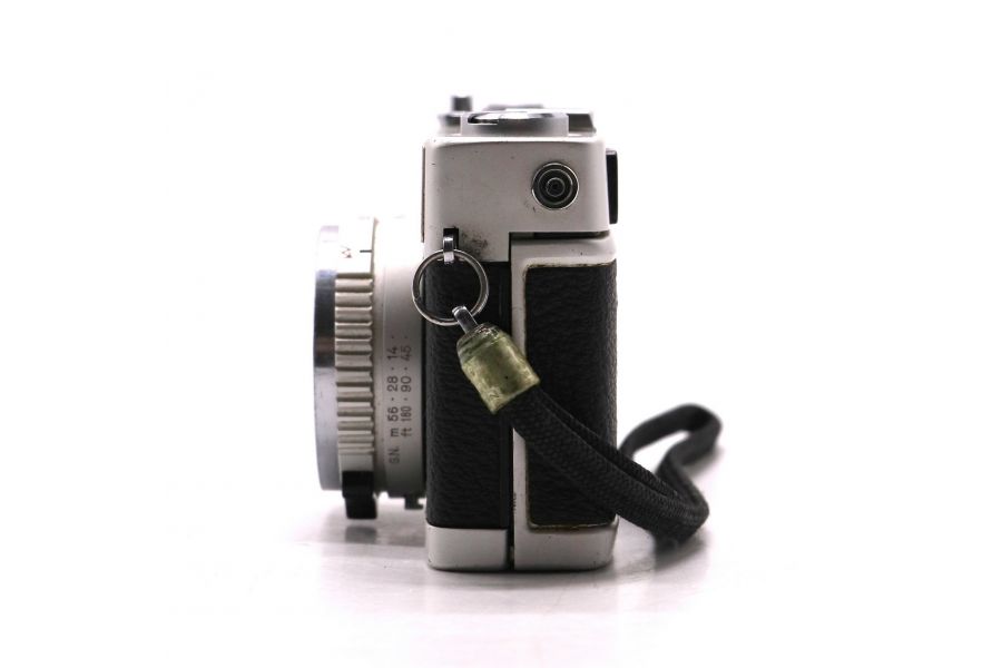 Компактный пленочный фотоаппарат Konica C35