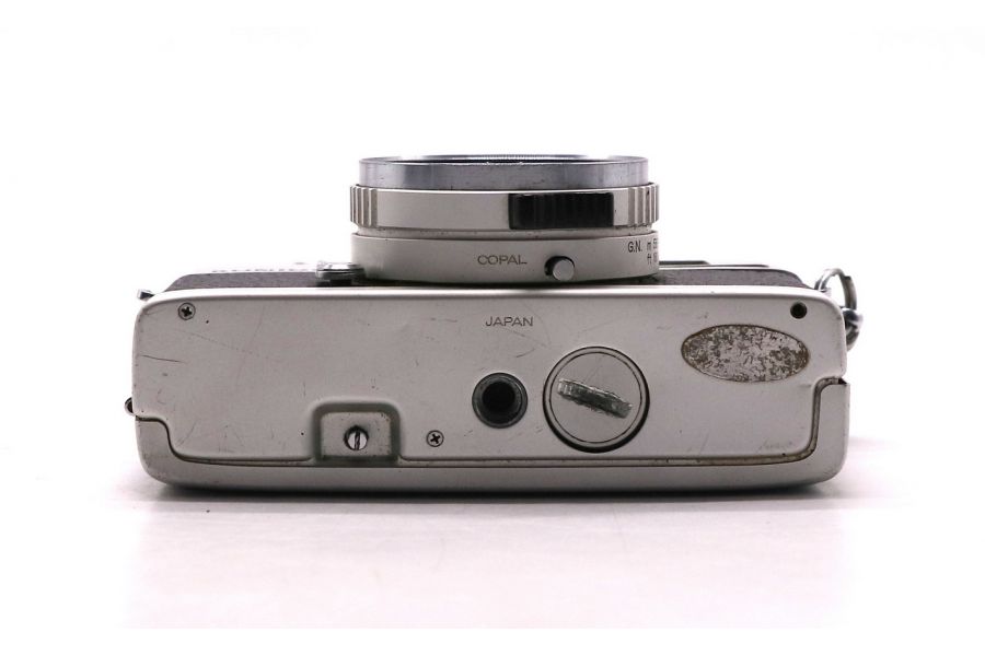 Компактный пленочный фотоаппарат Konica C35