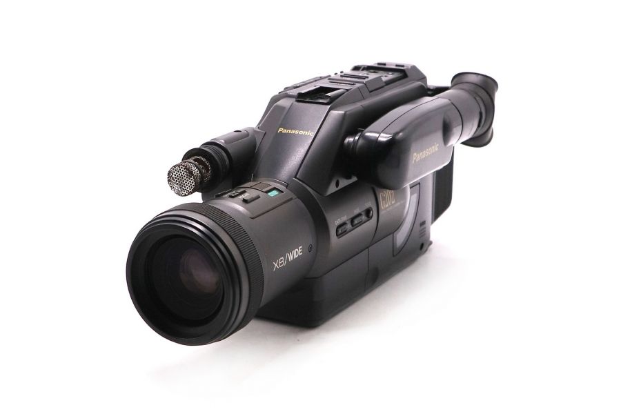 8-кратный зум видеокамера Panasonic NV-G202E