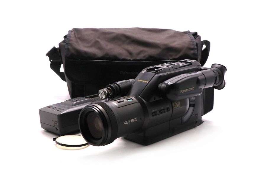 8-кратный зум видеокамера Panasonic NV-G202E