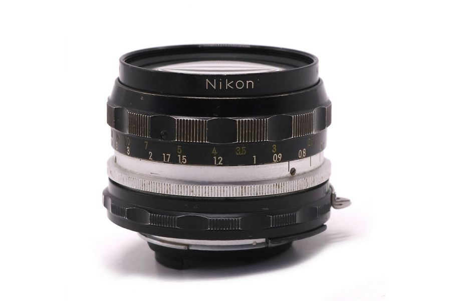 Объектив Nikon 28mm f/3.5 Nikkor-H (C) Auto