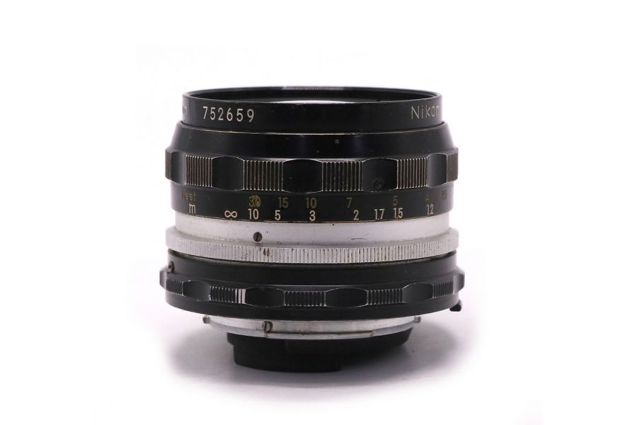 Объектив Nikon 28mm f/3.5 Nikkor-H (C) Auto