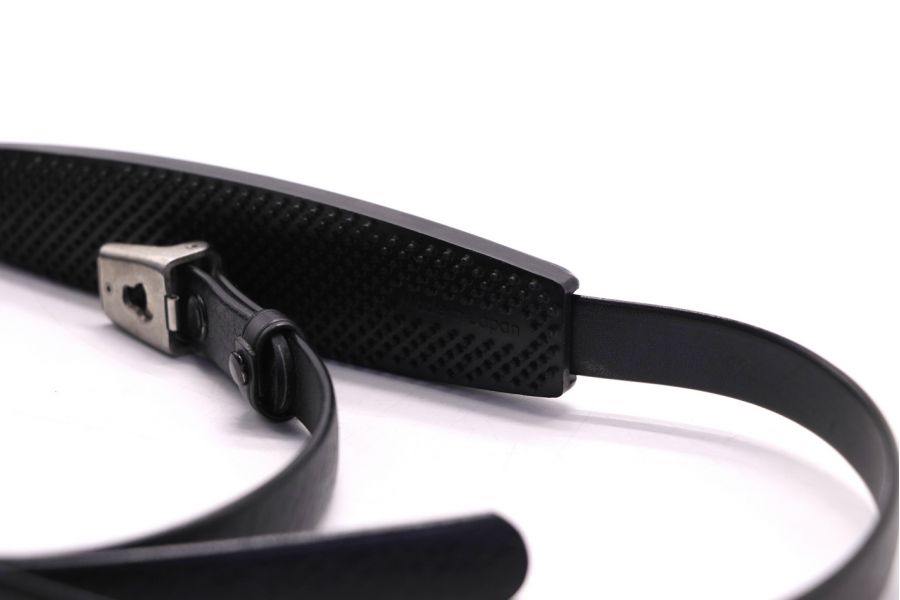 Ремень кожаный черный для фотоаппаратов Mamiya