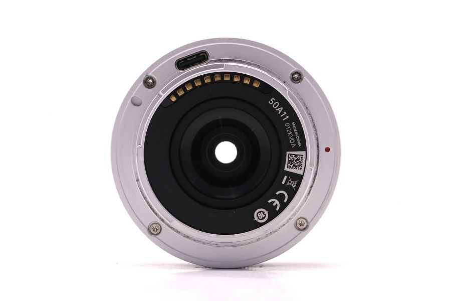 Объектив Viltrox AF 28mm F4.5 Chip FE в упаковке