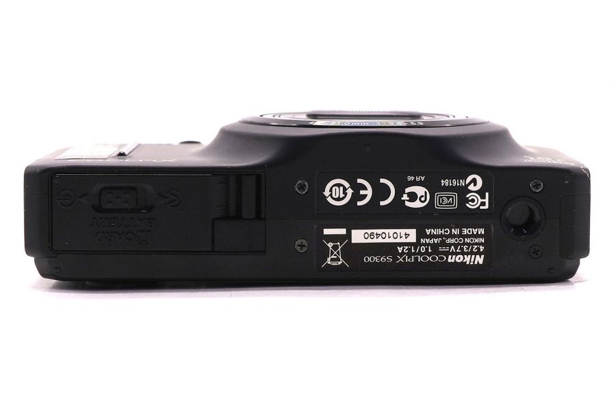 Компактный фотоаппарат Nikon Coolpix S9300