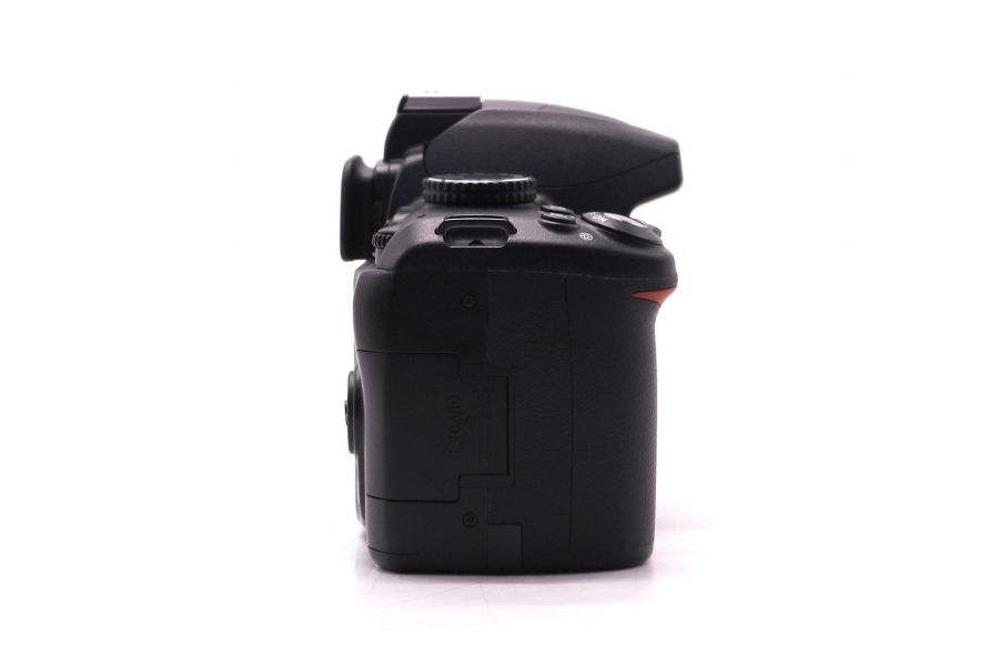Зеркальная камера Nikon D3000 body в упаковке