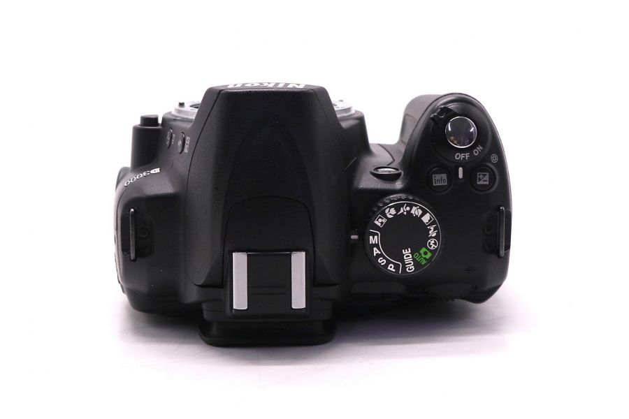 Зеркальная камера Nikon D3000 body в упаковке