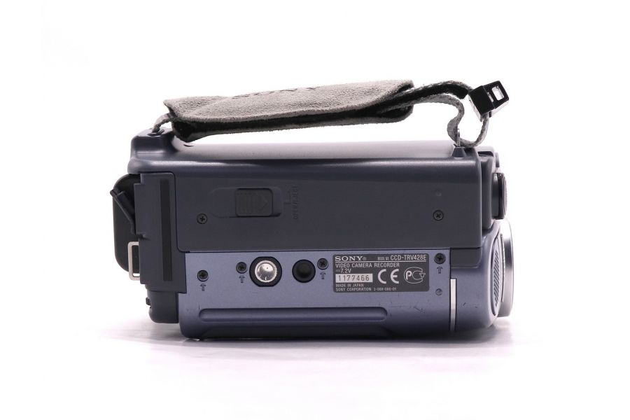 Аналоговая видеокамера Sony CCD-TRV428E Handycam