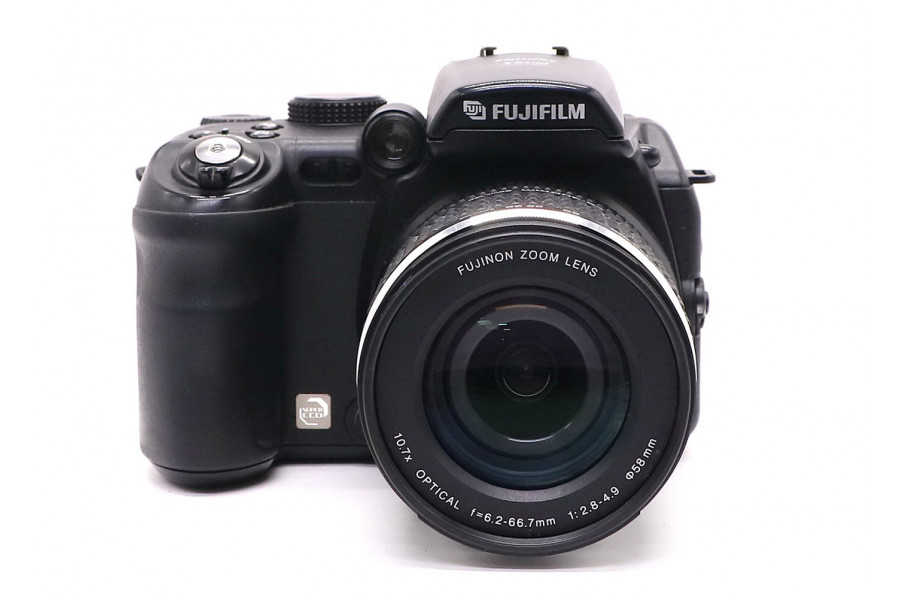 Компактная цифровая камера Fujifilm FinePix S9500