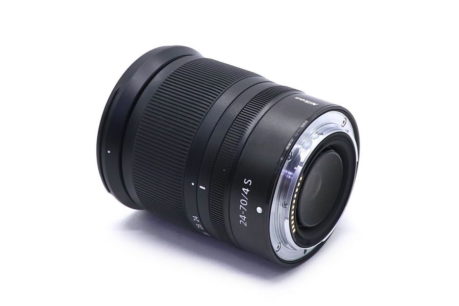 Объектив Nikon 24-70mm f/4 S Nikon Z в упаковке
