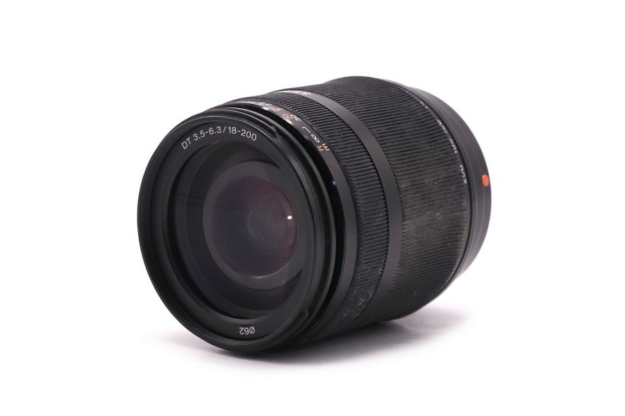 Зум-объектив Sony 18-200mm f/3.5-6.3 DT (SAL18200)