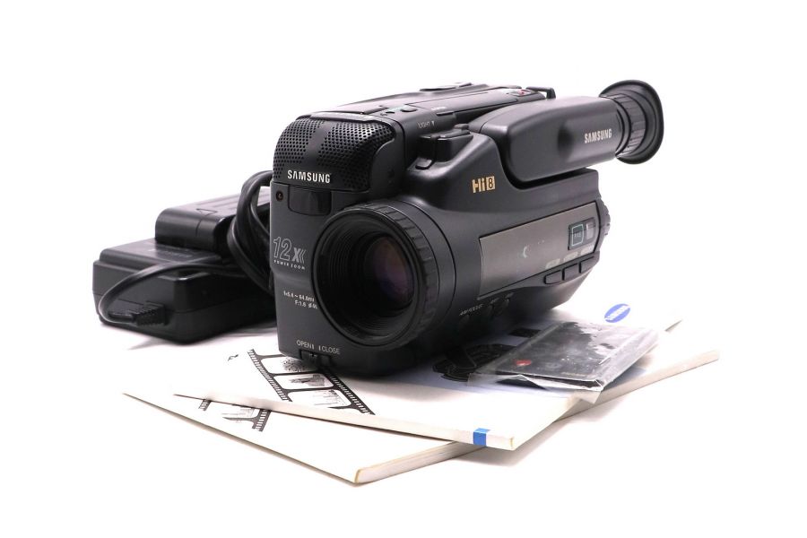 Видеокамера аналоговая Samsung VP-H65 Hi8