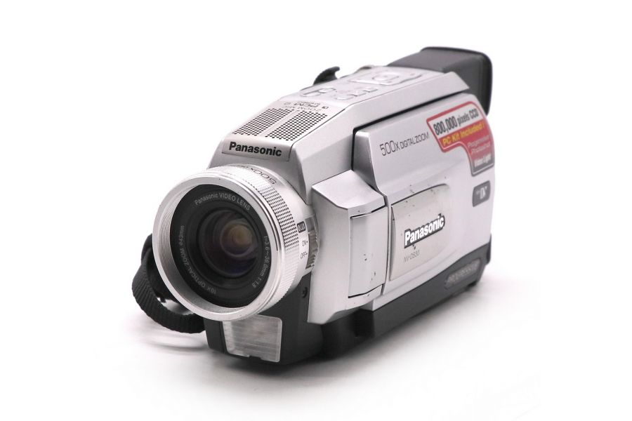Видеокамера Panasonic NV-DS30 в упаковке