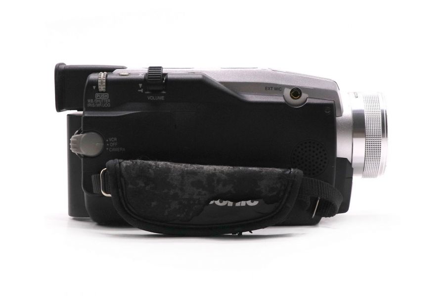 Видеокамера Panasonic NV-DS30 в упаковке